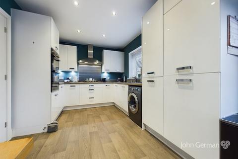 37 Sampson Avenue, Bramshall, Uttoxeter, ST14 5FG
