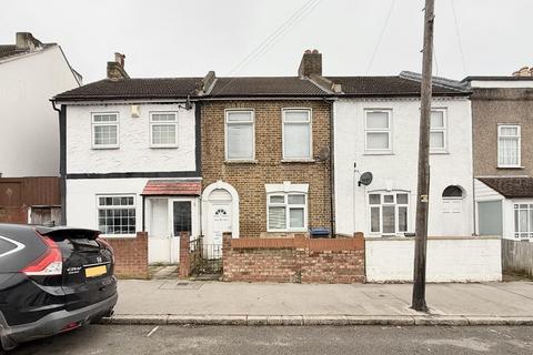 3 bedroom terraced house for sale, Denmark Road, South Norwood, London, SE25 5QU