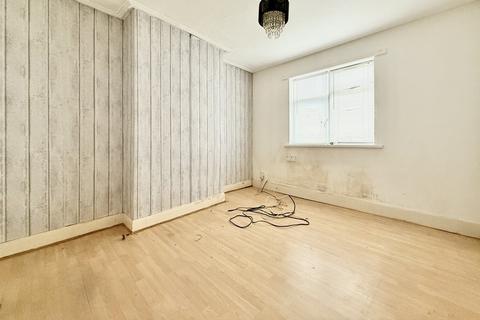 3 bedroom terraced house for sale, Denmark Road, South Norwood, London, SE25 5QU