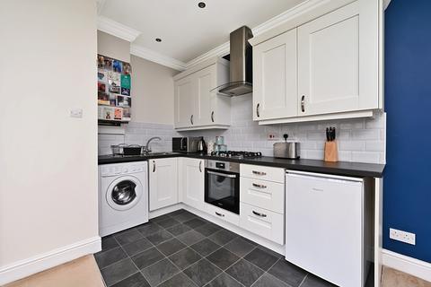 7 Calcott Park, Yateley, GU46 6JJ