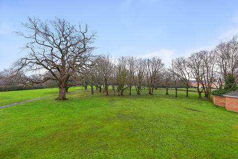 7 Calcott Park, Yateley, GU46 6JJ
