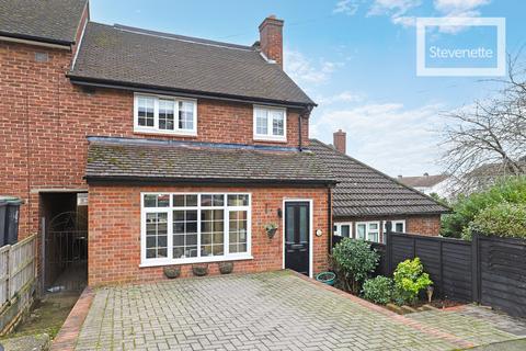 4 bedroom end of terrace house for sale, Honeycroft, Loughton