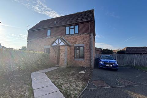 1 bedroom semi-detached house to rent, Bowers Close, Guildford