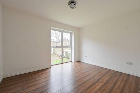 3 bedroom flat to rent, Walthamstow, Walthamstow, London, E17