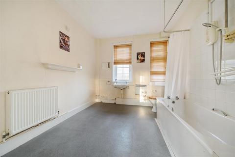 Flat 1, Quarrenden Weirfields, Totnes, TQ9 5JS