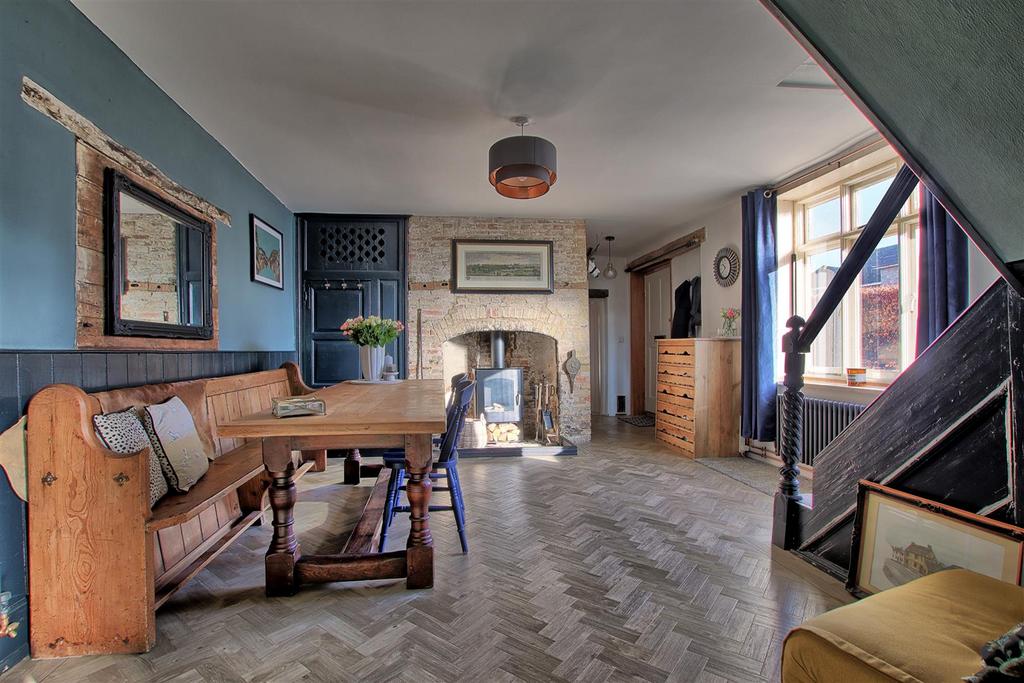 Dining Space 1 1.jpg