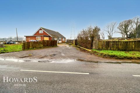 4 bedroom detached bungalow for sale, Halesworth Road, Halesworth