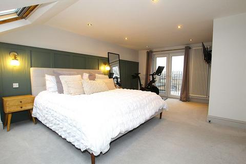 45 Wyndham Road, London, W13 9TE