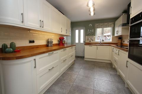 4 bedroom detached house for sale, Maes Lindys, Rhoose Point, CF62 3LN