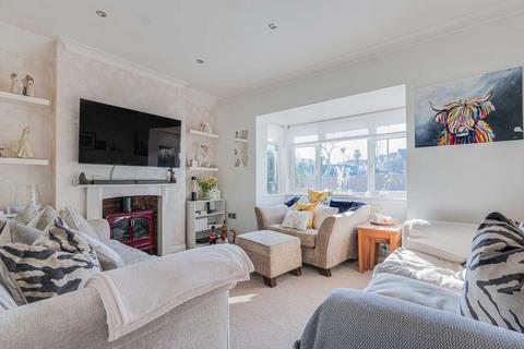 40 Adalia Crescent, Leigh-on-sea, SS9 3SN