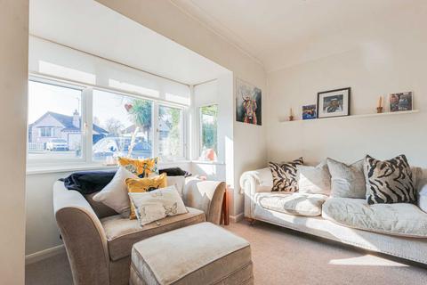 40 Adalia Crescent, Leigh-on-sea, SS9 3SN