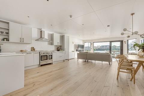 undefined, Zephyr, Cheyne Walk, London