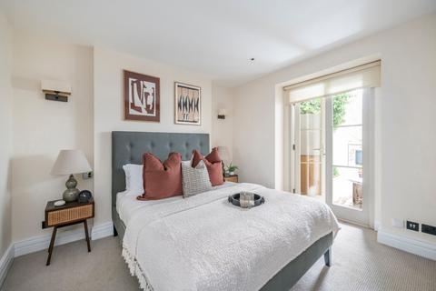 2 bedroom flat for sale, Lansdowne Crescent, Notting Hill, London