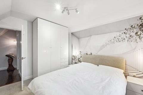 3 bedroom flat for sale, Birkbeck Grove, London