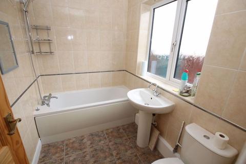 3 bedroom end of terrace house for sale, PEAKS LANE, NEW WALTHAM