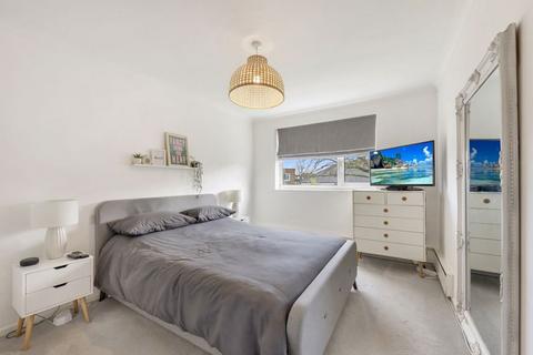 11 Green Acres, Sidcup, DA14 6PJ