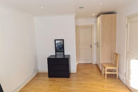 Studio to rent, Nelson Road, Stanmore, Middlesex, HA7 4ES