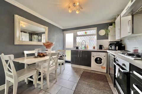 2 bedroom maisonette for sale, Hales Gardens, Birmingham