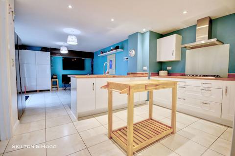 27 Bakers Lane, Long Buckby, Northampton, NN6 7WA