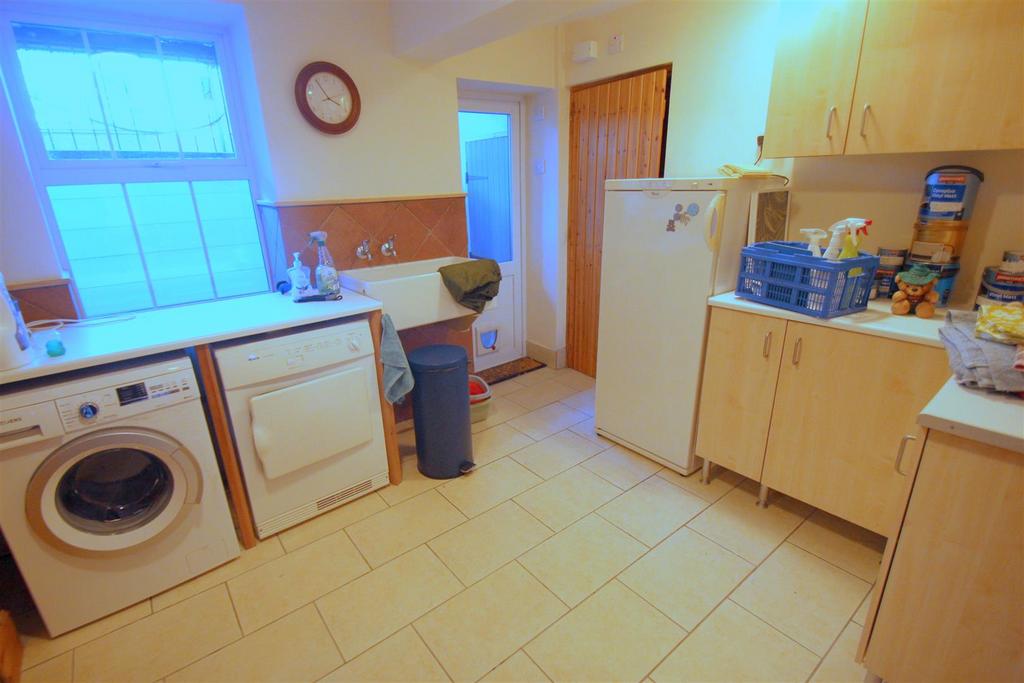 Utility Room.JPG