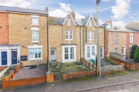 3 bedroom terraced house for sale, West Street, Banbury