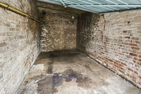 Garage to rent, St Ann's Hill Road, Nottingham, NG3 4GF