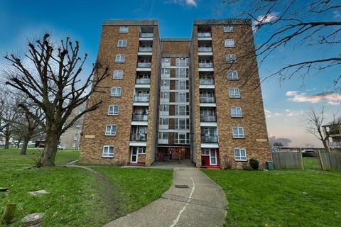 2 bedroom flat for sale, Newmarket Avenue, Northolt