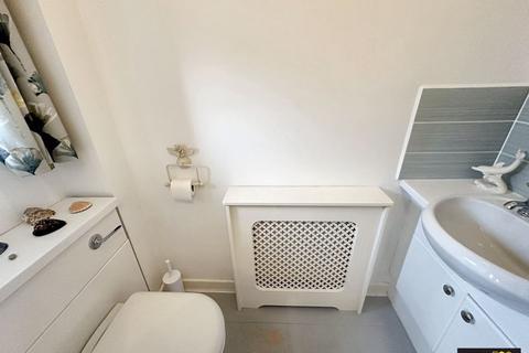 2 Dowman Place, Wyke Regis, Weymouth, DT4 9XR