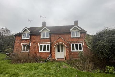 3 bedroom detached house to rent, Faversham Road, Boughton Aluph