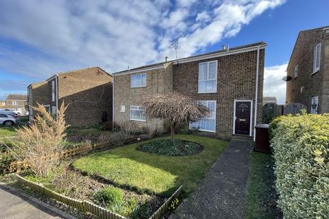 3 bedroom semi-detached house to rent, St. Matthews Way, Rochester