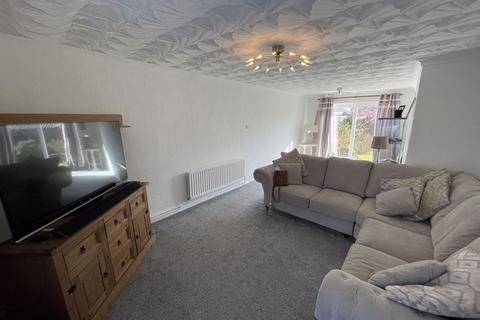 3 bedroom semi-detached house to rent, St. Matthews Way, Rochester