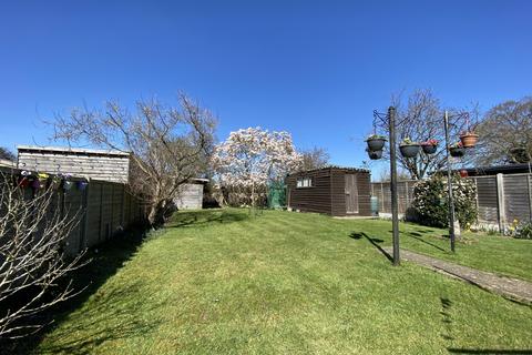 3 bedroom bungalow for sale, Summers End, Kingsnorth TN23 3ED