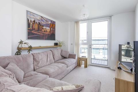 2 bedroom flat to rent, Coppermill Heights, Tottenham, London, N17