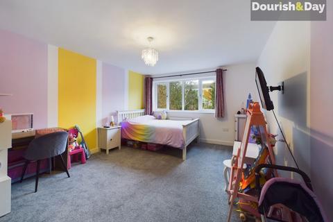 6 Alsop Crest, Acton Trussell, Stafford, ST17 0SJ