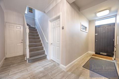 5 bedroom semi-detached house for sale, Lancelot Road, Ilford IG6