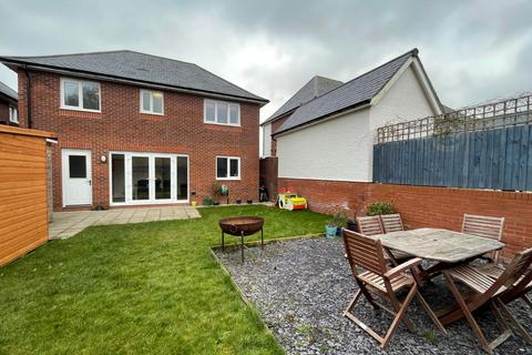 5 bedroom detached house for sale, Gwel Y Rhos, Penrhosgarnedd, Bangor, Gwynedd, LL57