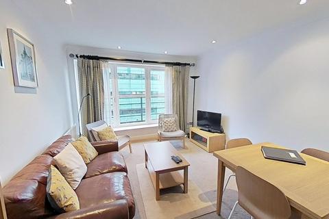 2 bedroom flat to rent, Gentle's Entry, Edinburgh, Midlothian, EH8