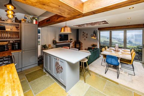 4 Cordingley Green, Stainland, Halifax, HX4 9HR