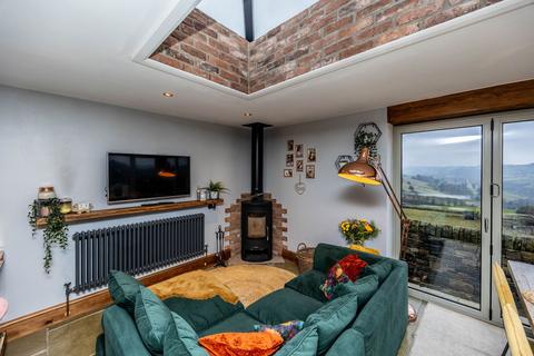 4 Cordingley Green, Stainland, Halifax, HX4 9HR