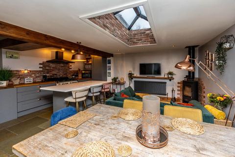 4 Cordingley Green, Stainland, Halifax, HX4 9HR