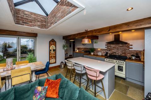 4 Cordingley Green, Stainland, Halifax, HX4 9HR