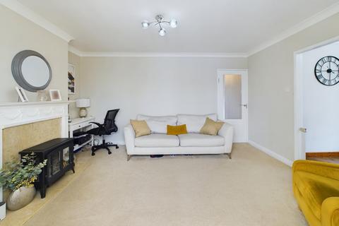 9 Thames Crescent, Corringham, Stanford-le-hope, SS17 9DT