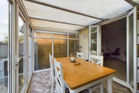 9 Thames Crescent, Corringham, Stanford-le-hope, SS17 9DT