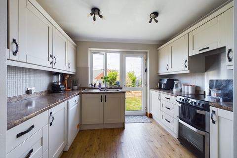 9 Thames Crescent, Corringham, Stanford-le-hope, SS17 9DT