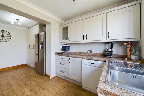 9 Thames Crescent, Corringham, Stanford-le-hope, SS17 9DT
