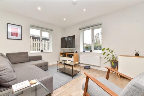 16 Thornton Close, Leatherhead, KT22 7GU