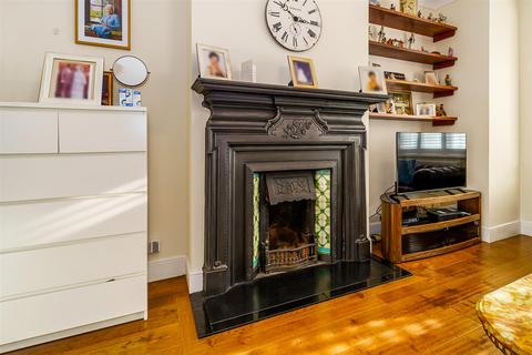 354 Windmill Road, London, W5 4UR