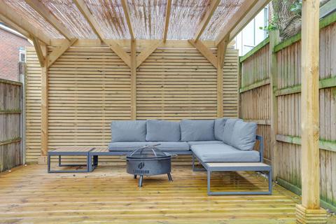 7 Beehive Lane, Chelmsford, CM2 9SU