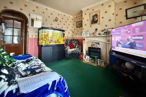 2 bedroom end of terrace house for sale, Marsh Lane, West Bromwich, B71 2DR