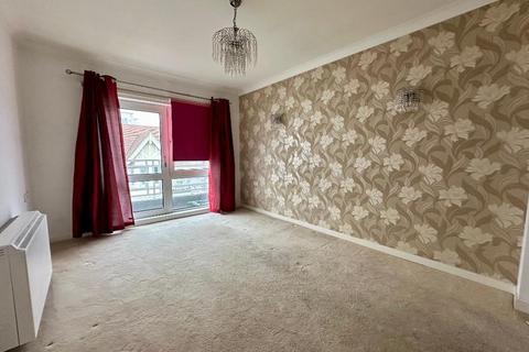 1 bedroom flat to rent, Holland Road, Westcliff on Sea, Essex, SS0 7TD